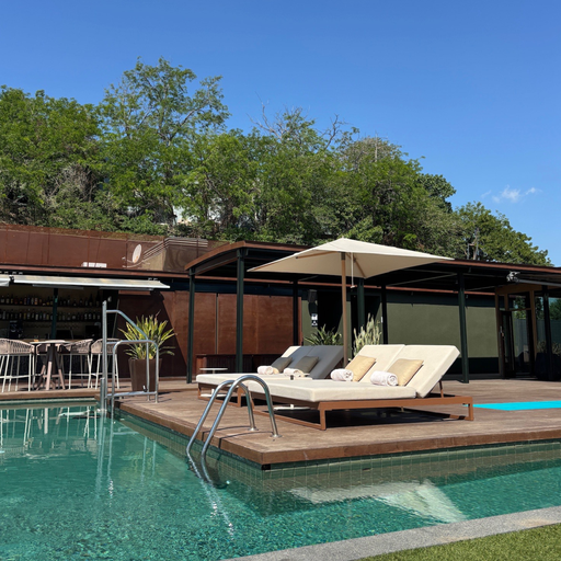 Masaje en pareja + Acceso a la piscina exterior 